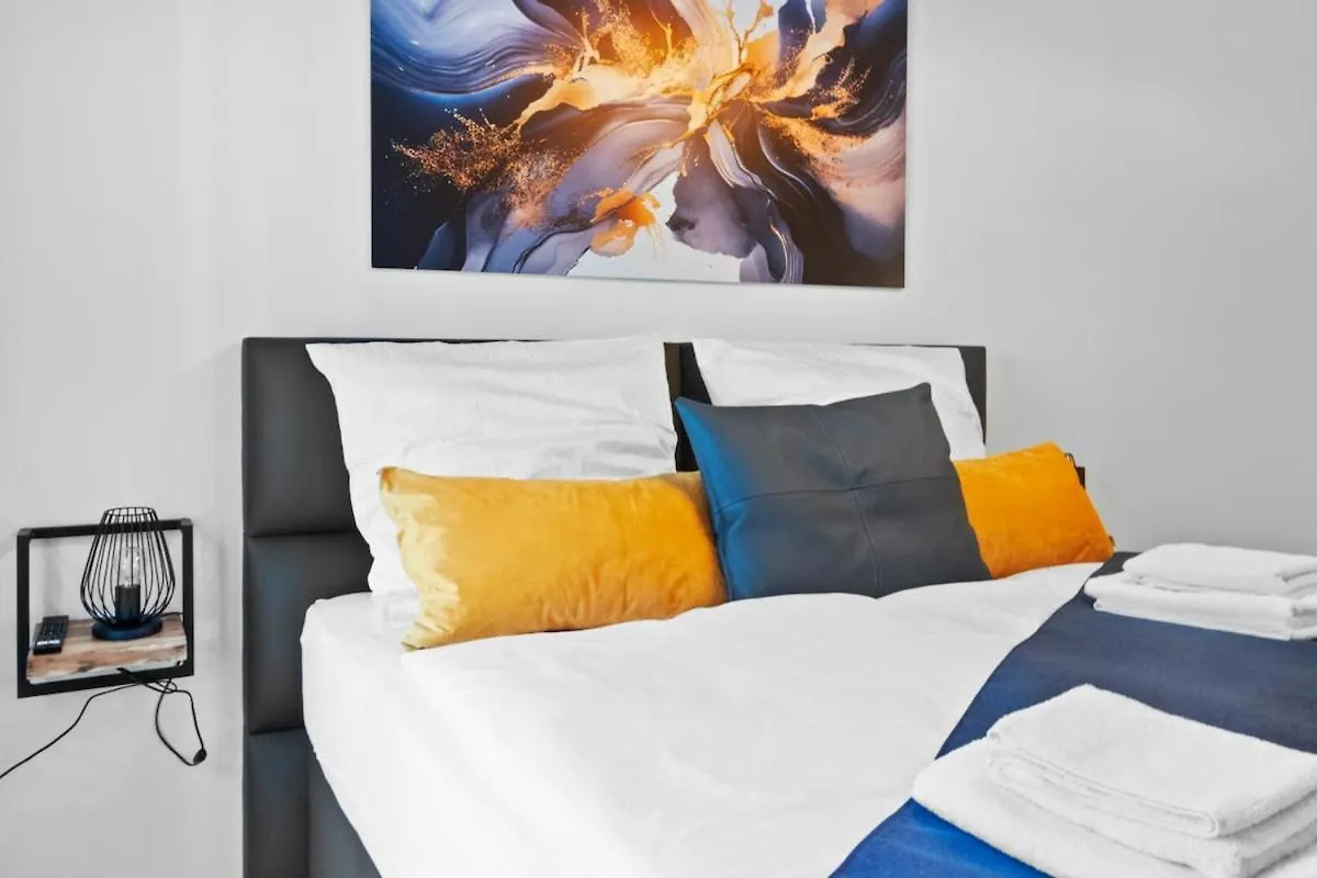 Luxus Im Zentrum Fuer 6 Personen! 3 Zimmer, Balkon, Wlan, Parkplatz Dresden 0*,