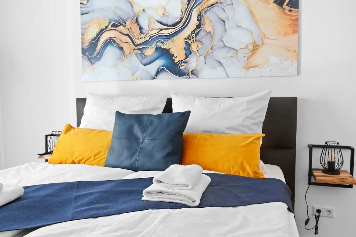 Luxus Im Zentrum Fuer 6 Personen! 3 Zimmer, Balkon, Wlan, Parkplatz Dresden